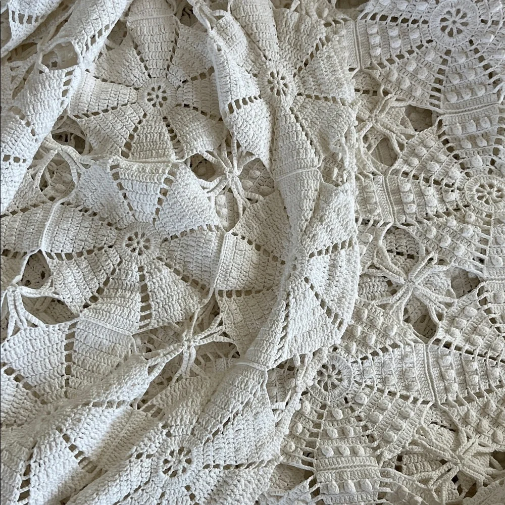 Elegant White Crochet Lace Throw/Blanket